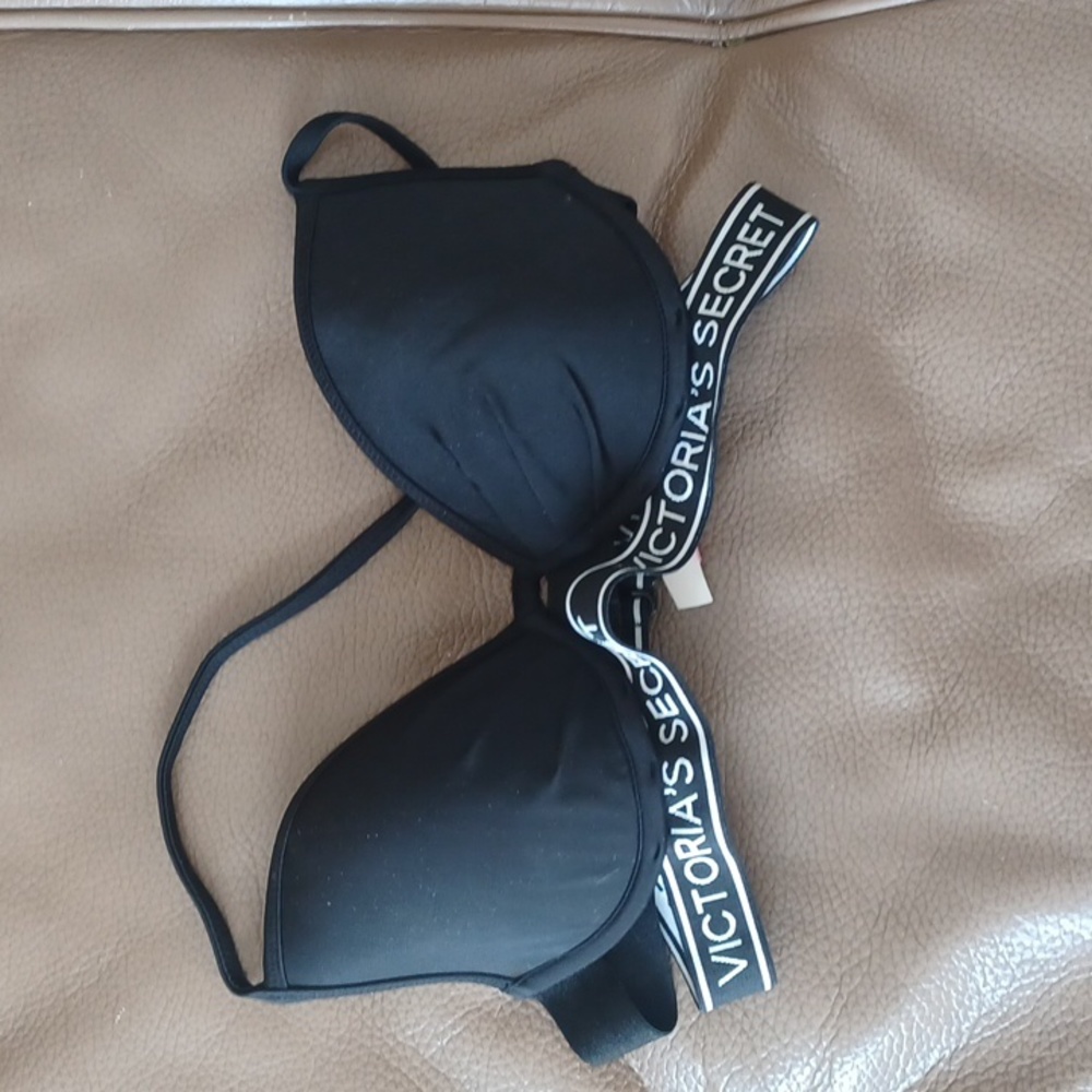Victoria's Secret bras 32B